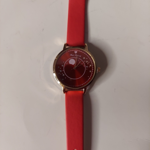 Red Faux Leather Strap Watch - Picture 4 of 11